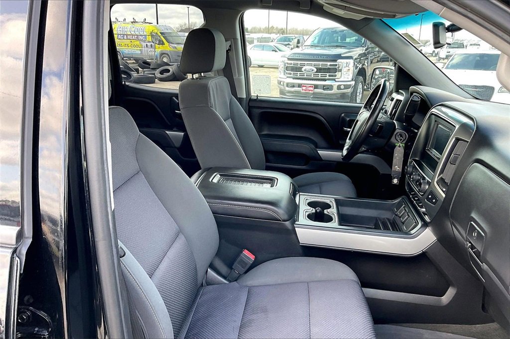 Used 2018 Chevrolet Silverado 1500 LT w/ Redline Edition image 30