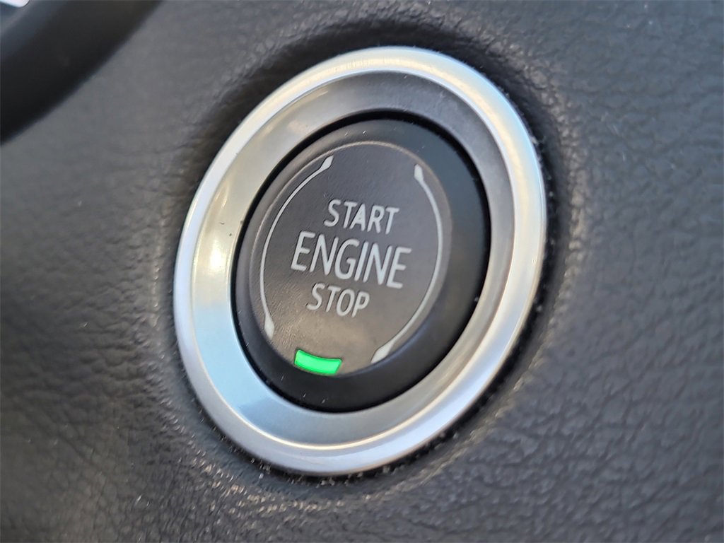 Used 2022 Cadillac XT4 Premium Luxury w/ Safety Alert Package image 28