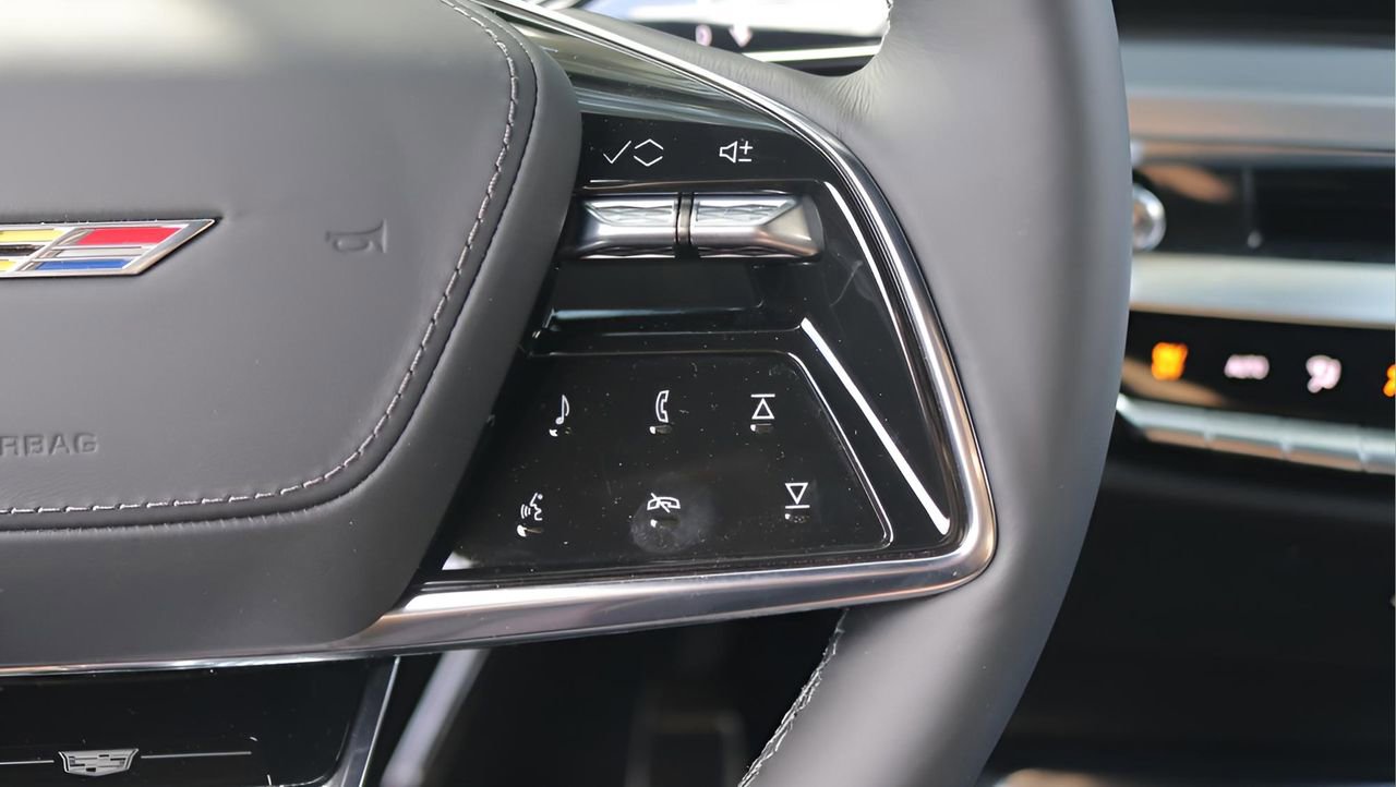 New 2026 Cadillac Lyriq V image 21