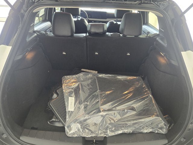 Used 2025 Nissan Kicks SR AWD/4WD image 12