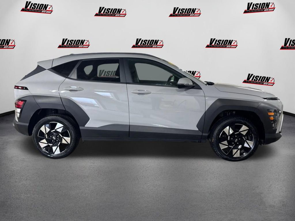 Used 2024 Hyundai Kona SEL w/ Convenience Package image 4