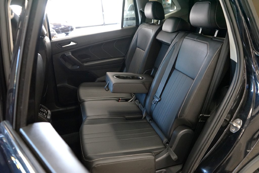 Used 2022 Volkswagen Tiguan SE FWD image 45