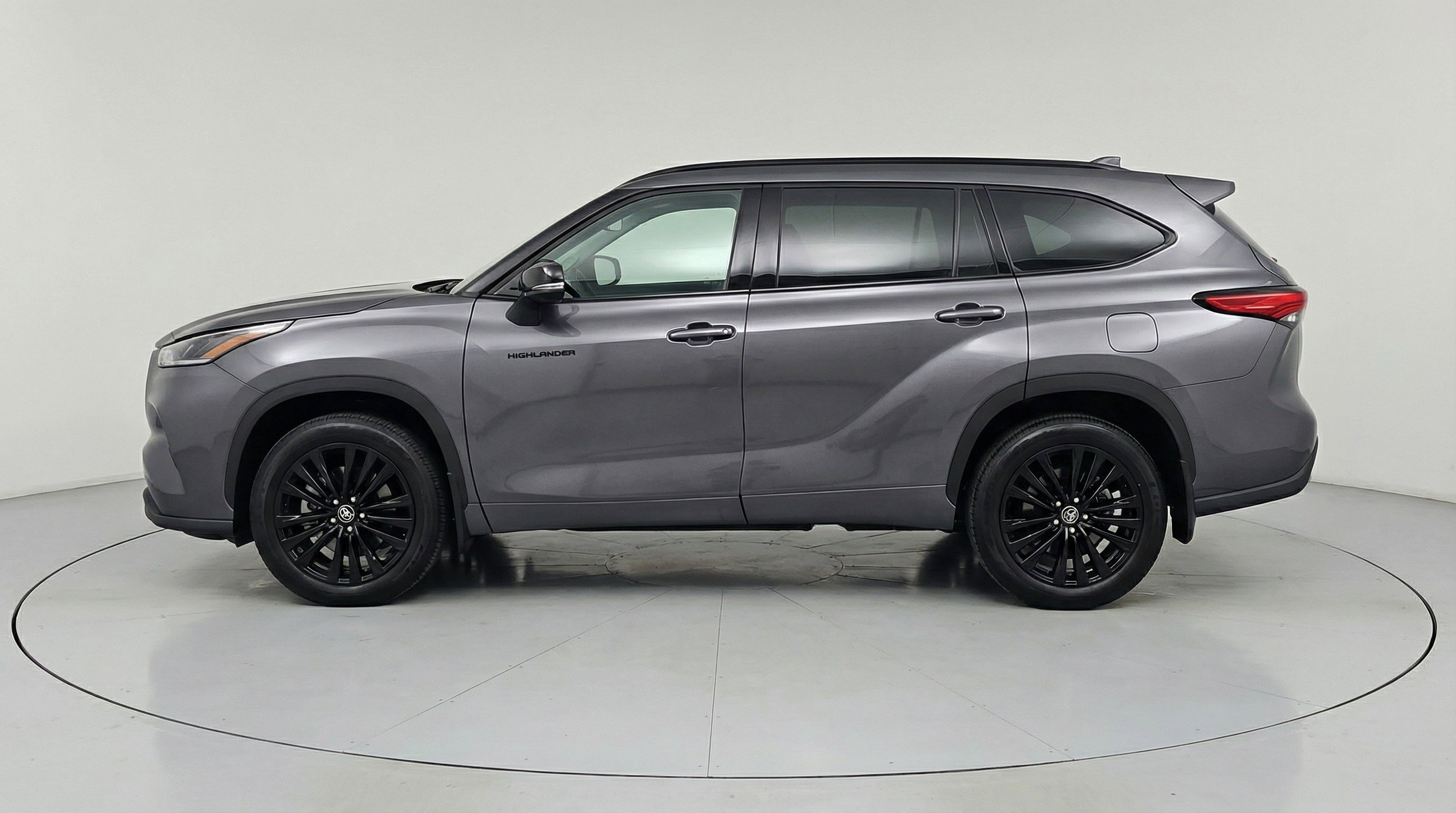 Used 2025 Toyota Highlander XSE image 5