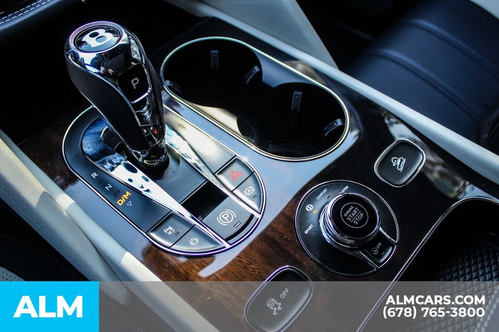 Used 2024 Bentley Bentayga AWD/4WD image 34