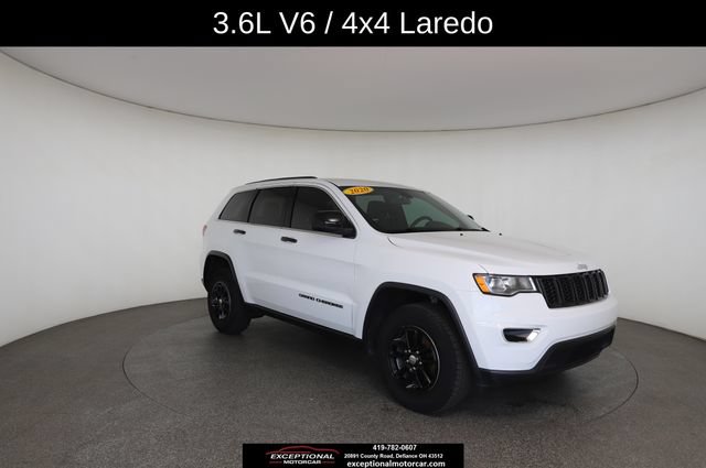 Used 2020 Jeep Grand Cherokee Laredo AWD/4WD image 26
