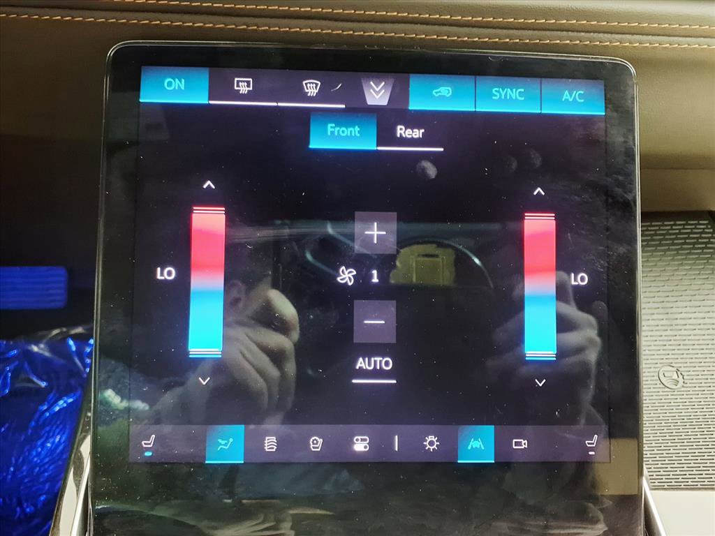 Certified 2025 Cadillac Escalade Premium Luxury w/ Touring Package image 20