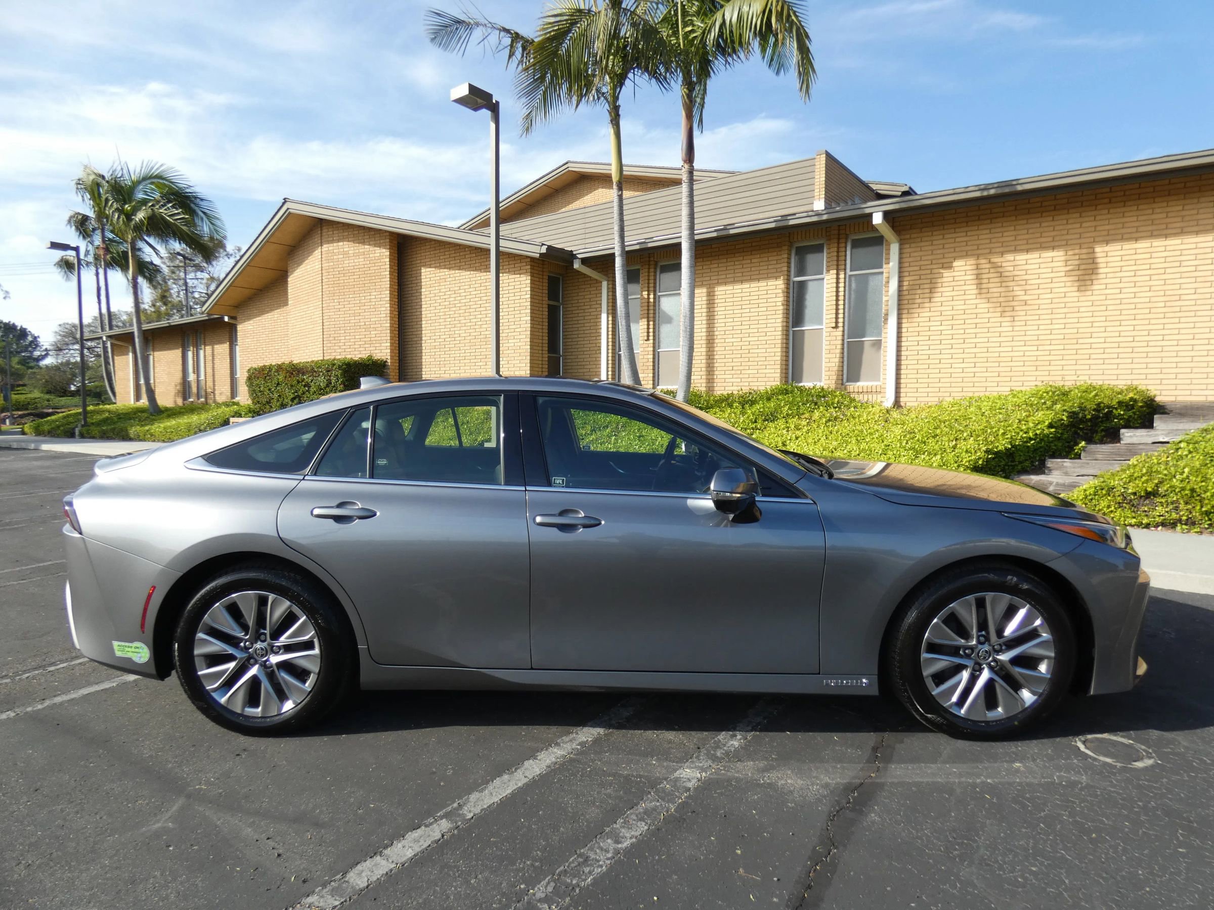 Used 2023 Toyota Mirai image 6