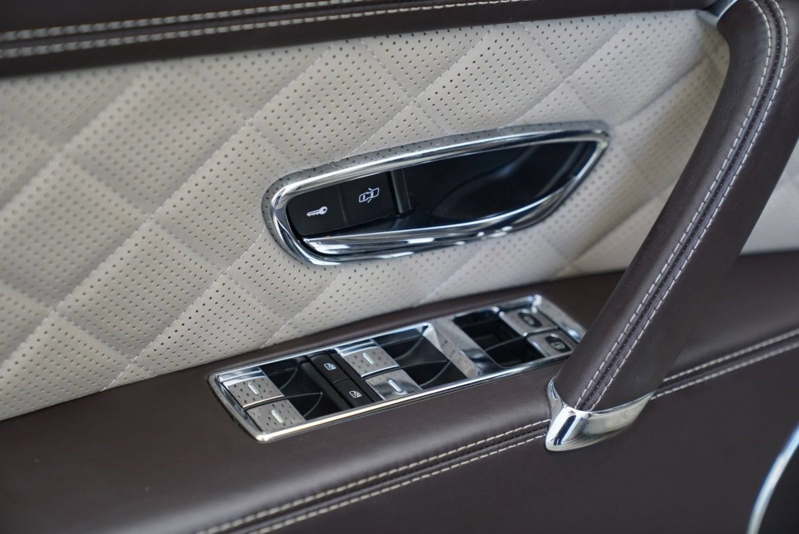 Used 2017 Bentley Flying Spur W12 AWD/4WD image 33