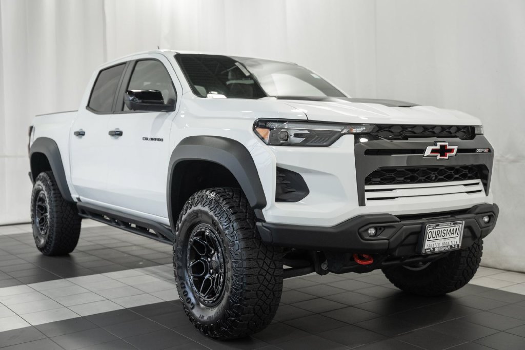 Used 2024 Chevrolet Colorado ZR2 w/ ZR2 Bison Edition