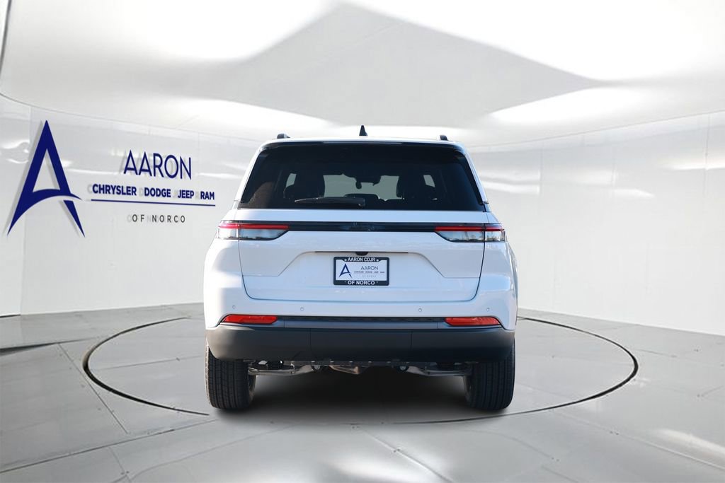 New 2026 Jeep Grand Cherokee Altitude RWD image 3