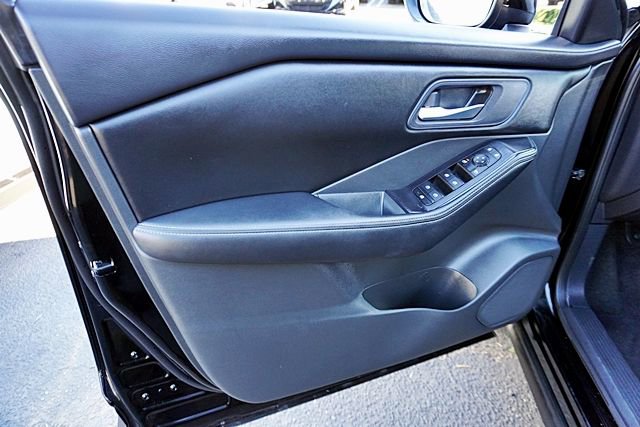 Used 2024 Nissan Rogue SV FWD image 24