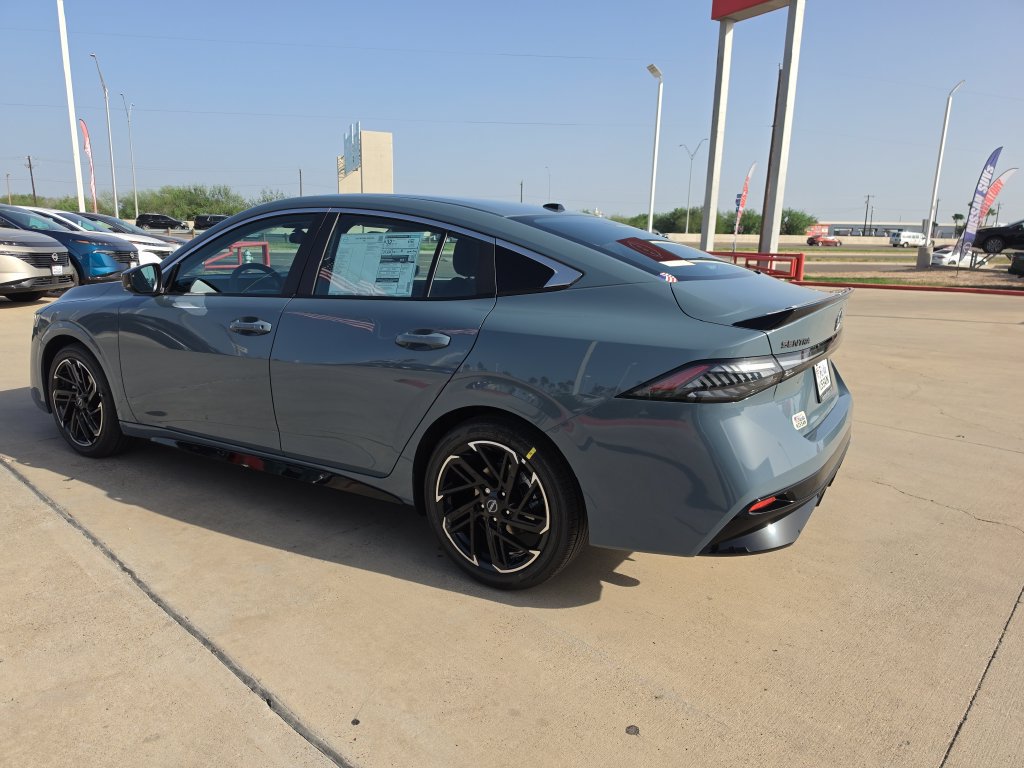 New 2027 Nissan Sentra SR FWD image 4