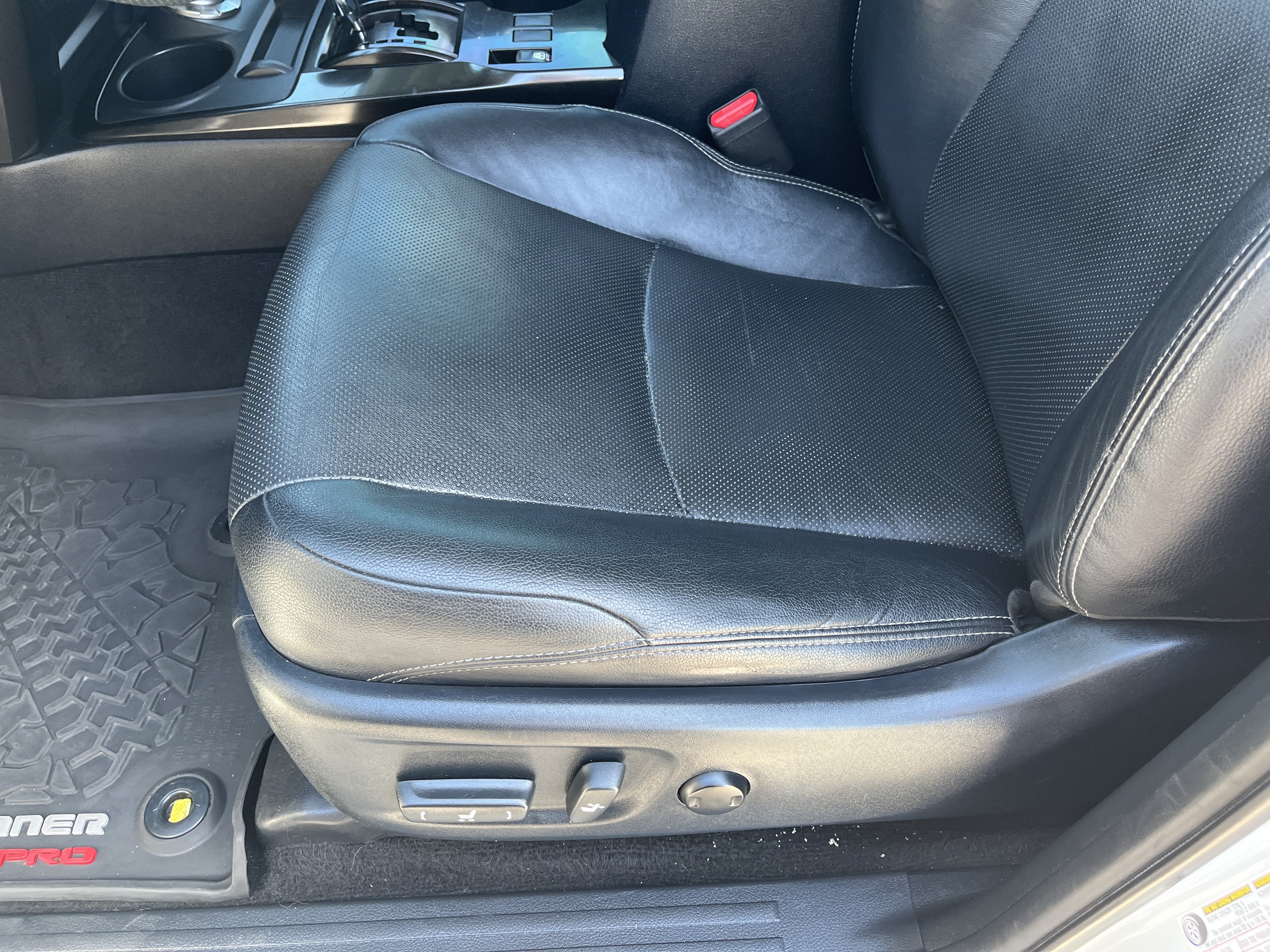 Used 2020 Toyota 4Runner Nightshade AWD/4WD image 15