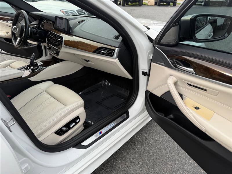 Used 2018 BMW M550i xDrive M550i AWD w/EXECUTIVE & DRIVE image 15