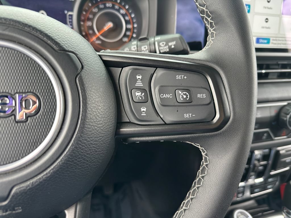 Used 2025 Jeep Wrangler Unlimited Rubicon AWD/4WD image 30