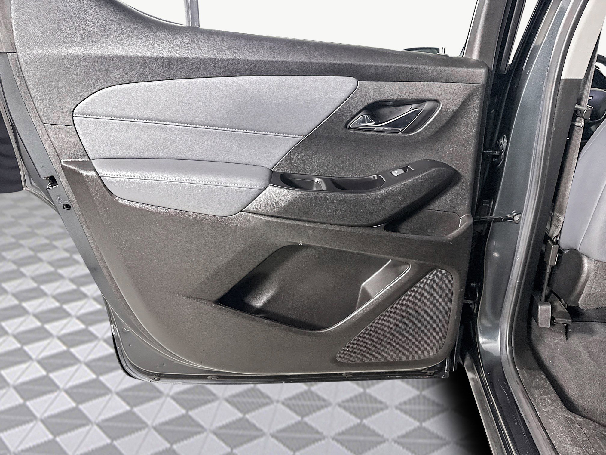 Used 2019 Chevrolet Traverse LT w/ LT Premium Package image 24