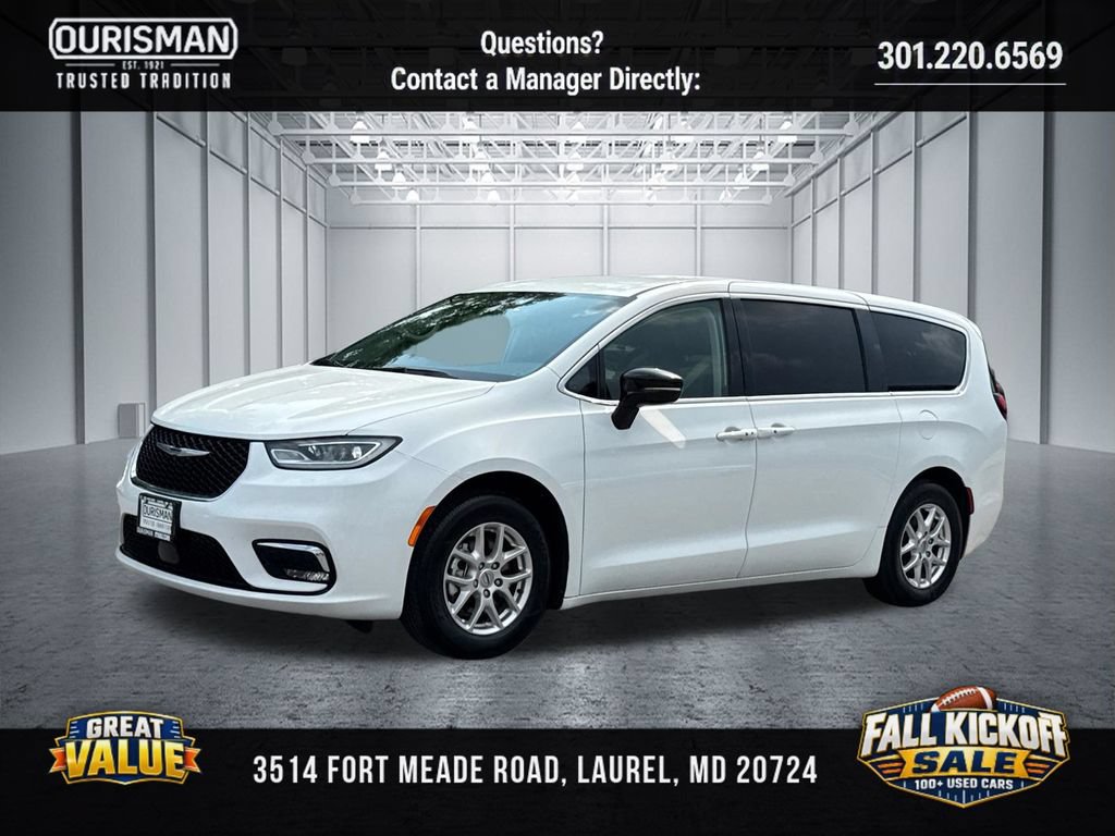 Used 2024 Chrysler Pacifica Touring-L FWD video 2