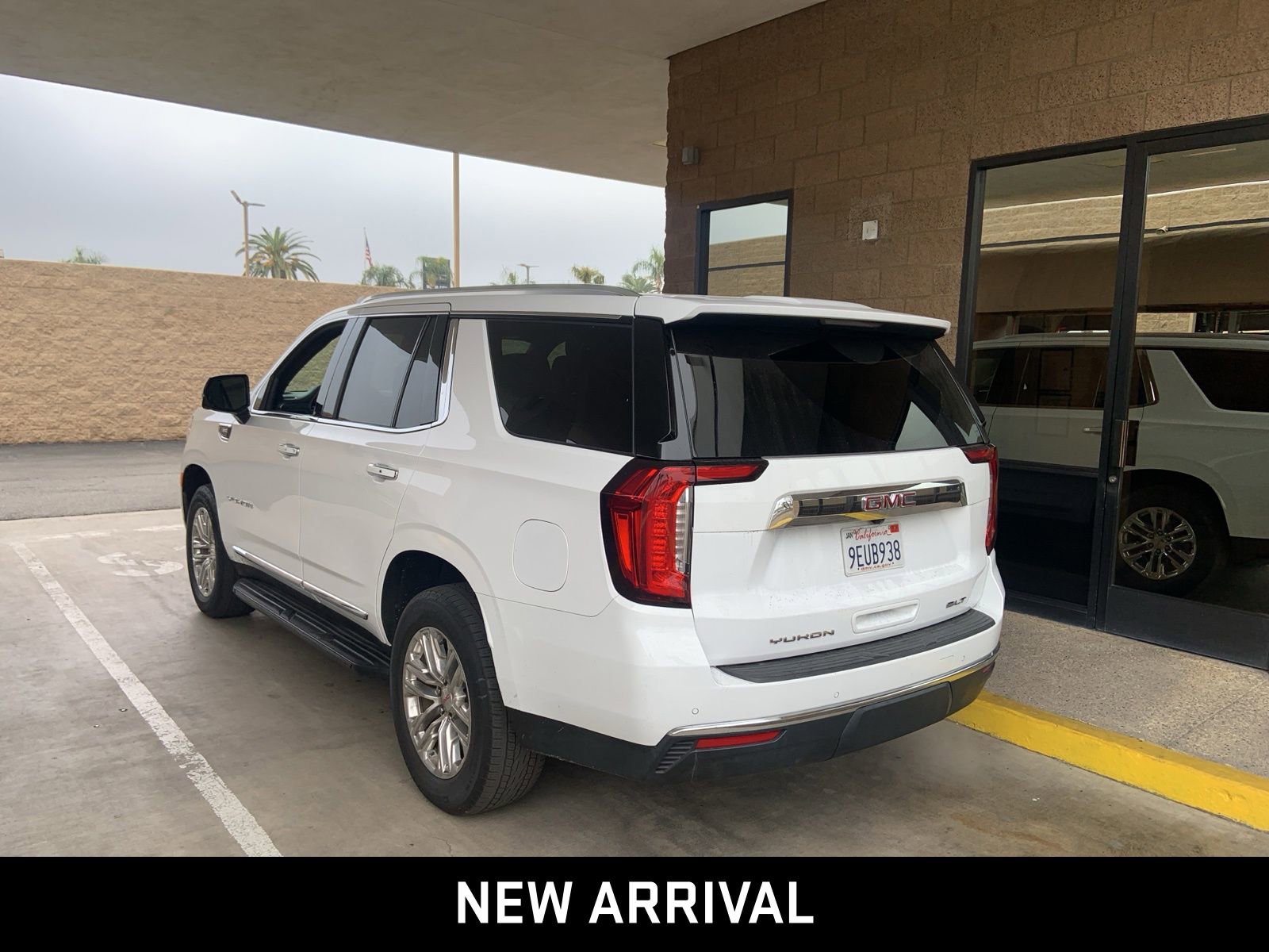 Certified 2023 GMC Yukon SLT w/ SLT Luxury Package image 6