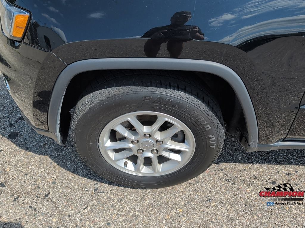 Used 2020 Jeep Grand Cherokee Laredo AWD/4WD image 11