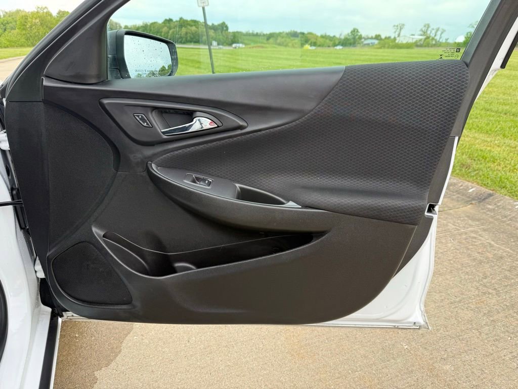 Used 2023 Chevrolet Malibu LS FWD image 18