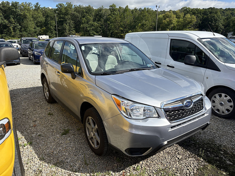 Used 2016 Subaru Forester 2.5i AWD/4WD image 2