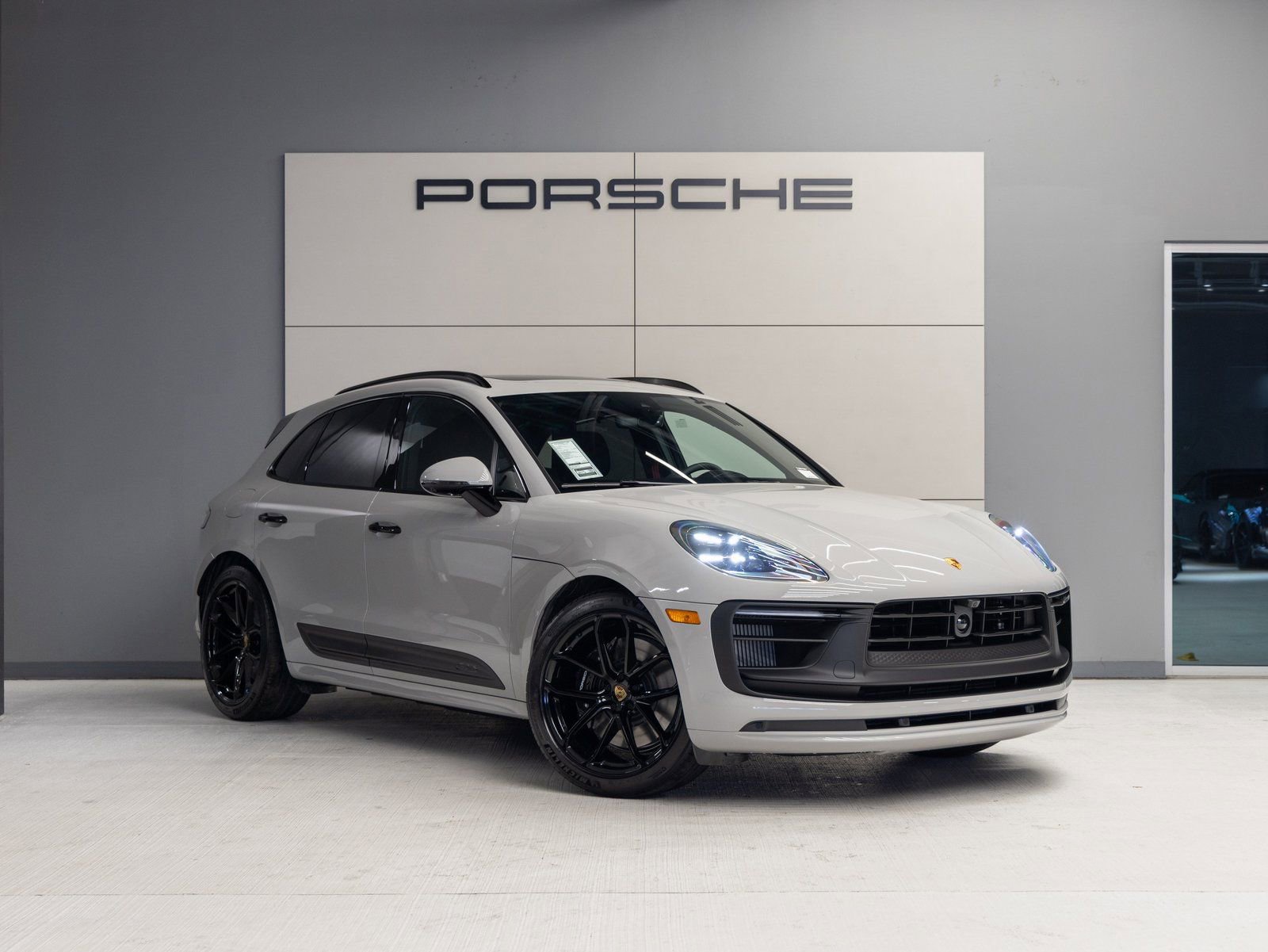 New 2026 Porsche Macan GTS AWD/4WD image 9