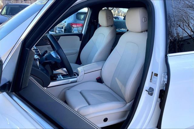 Used 2025 Mercedes-Benz GLB 250 4MATIC image 6