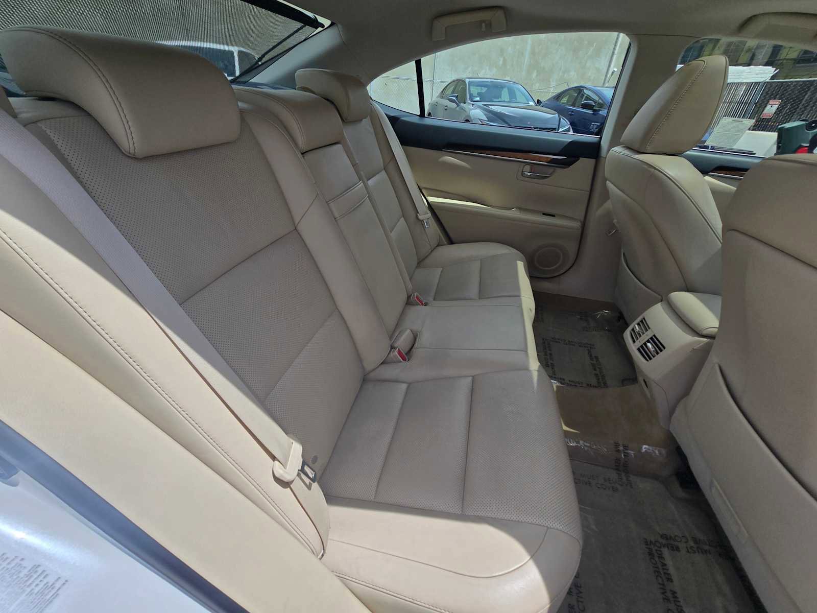 Used 2015 Lexus ES 350 w/ Luxury Package FWD image 12