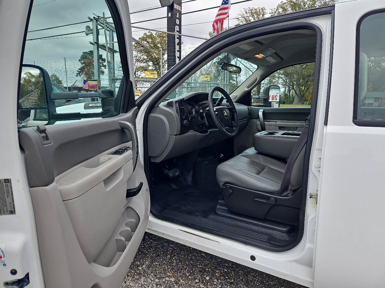 Used 2014 Chevrolet Silverado 3500 W/T w/ Skid Plate Package AWD/4WD image 9
