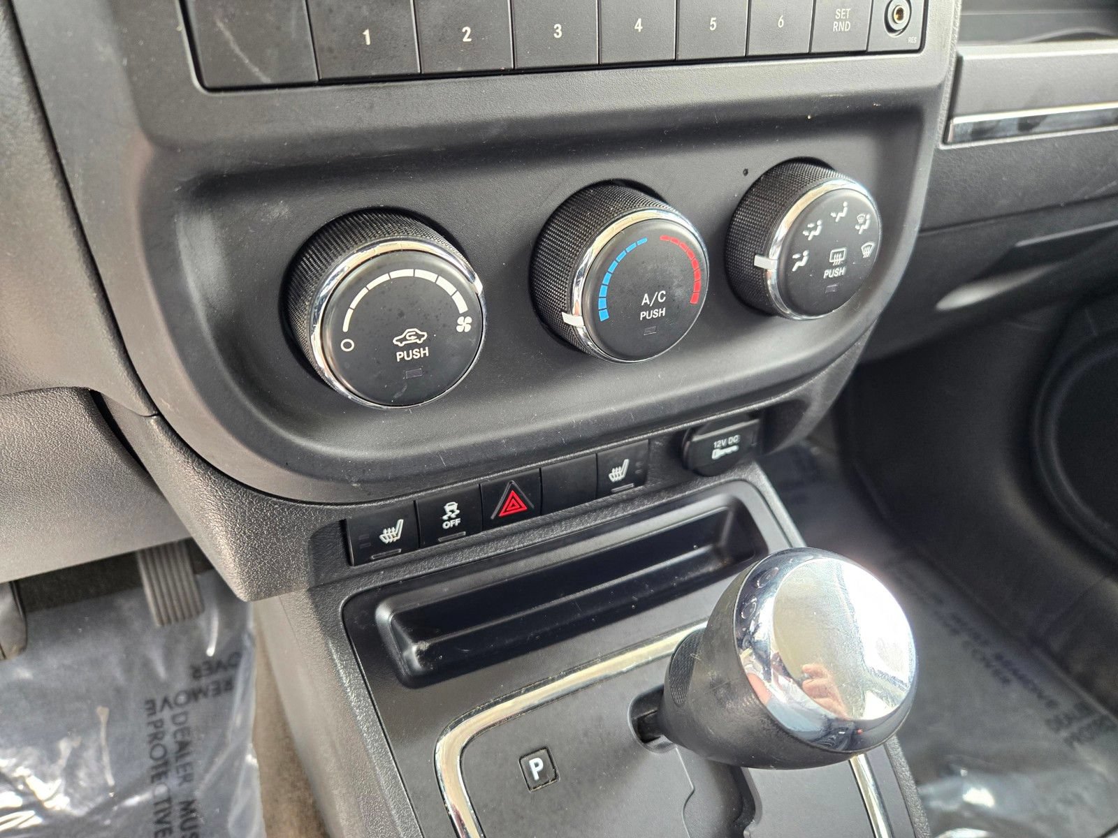 Used 2017 Jeep Patriot Latitude AWD/4WD image 24