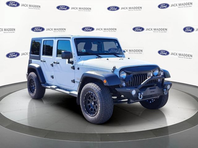 Used 2014 Jeep Wrangler Unlimited Sahara w/ Connectivity Group AWD/4WD image 7