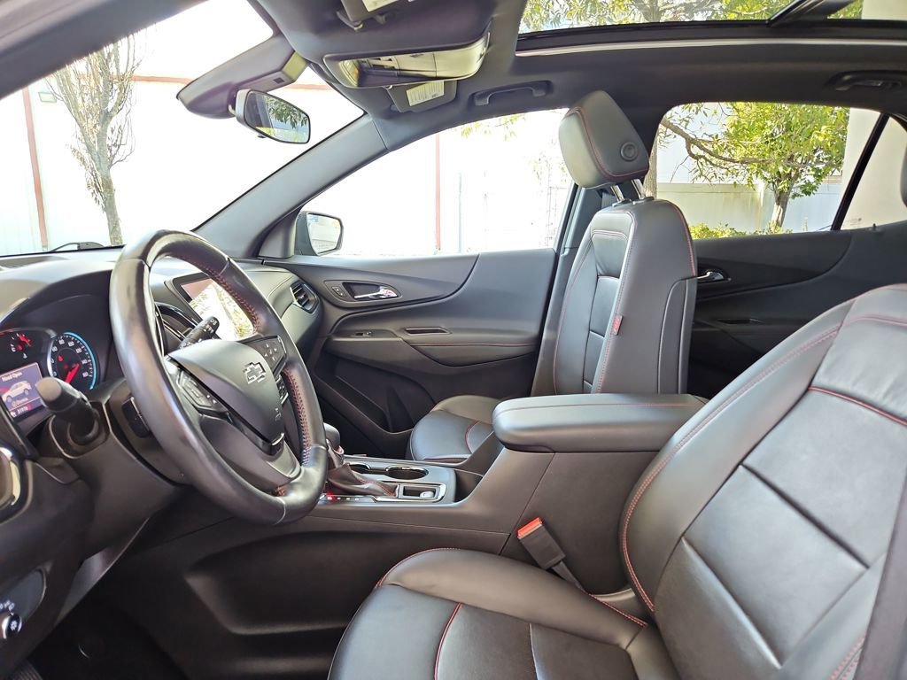 Used 2022 Chevrolet Equinox RS w/ RS Leather Package image 25