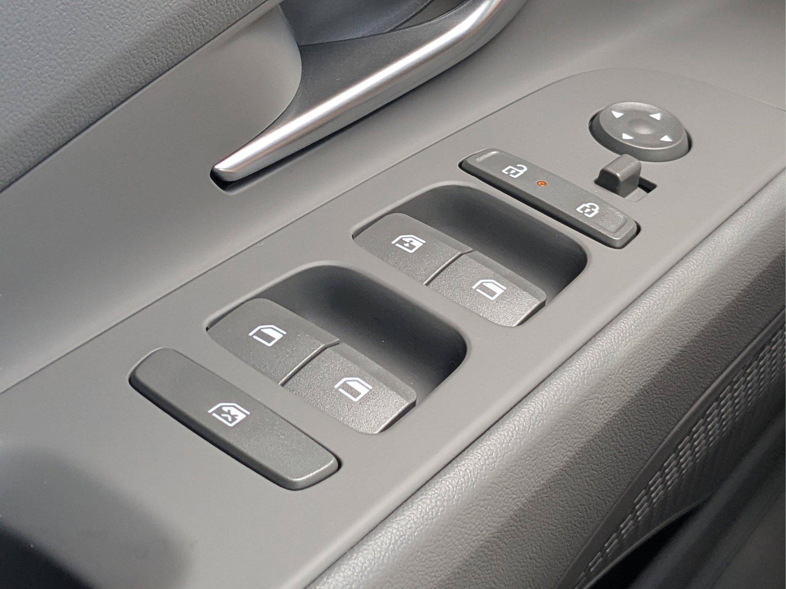 New 2026 Hyundai Elantra SEL Sport Premium FWD image 28