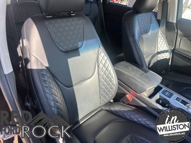 Used 2024 Ford Edge Titanium AWD/4WD image 11