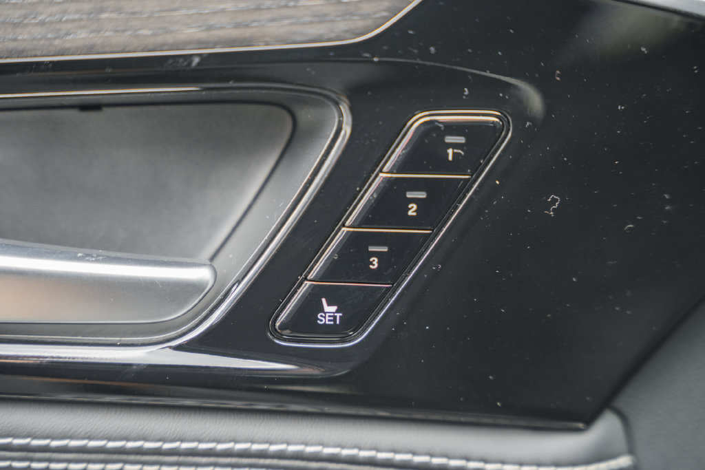 Used 2022 Acura MDX w/ Advance Package AWD/4WD image 42