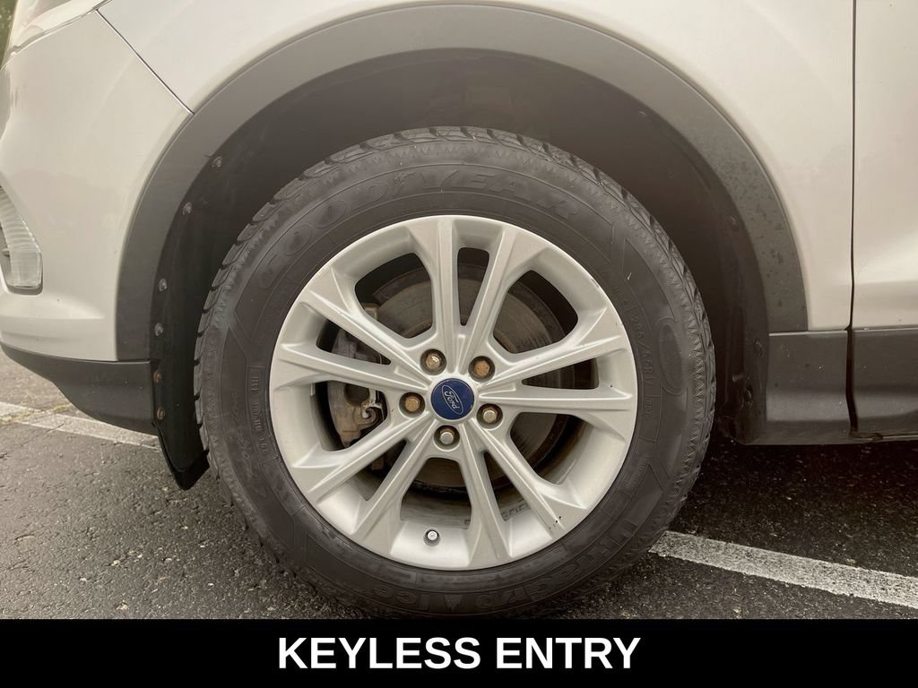 Used 2017 Ford Escape SE w/ Equipment Group 201A AWD/4WD image 10