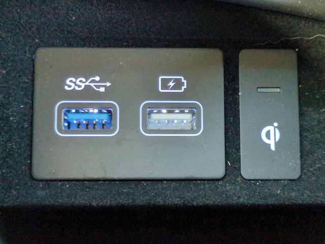 Certified 2025 Genesis GV70 3.5T Sport w/ Sport Advanced Package image 22