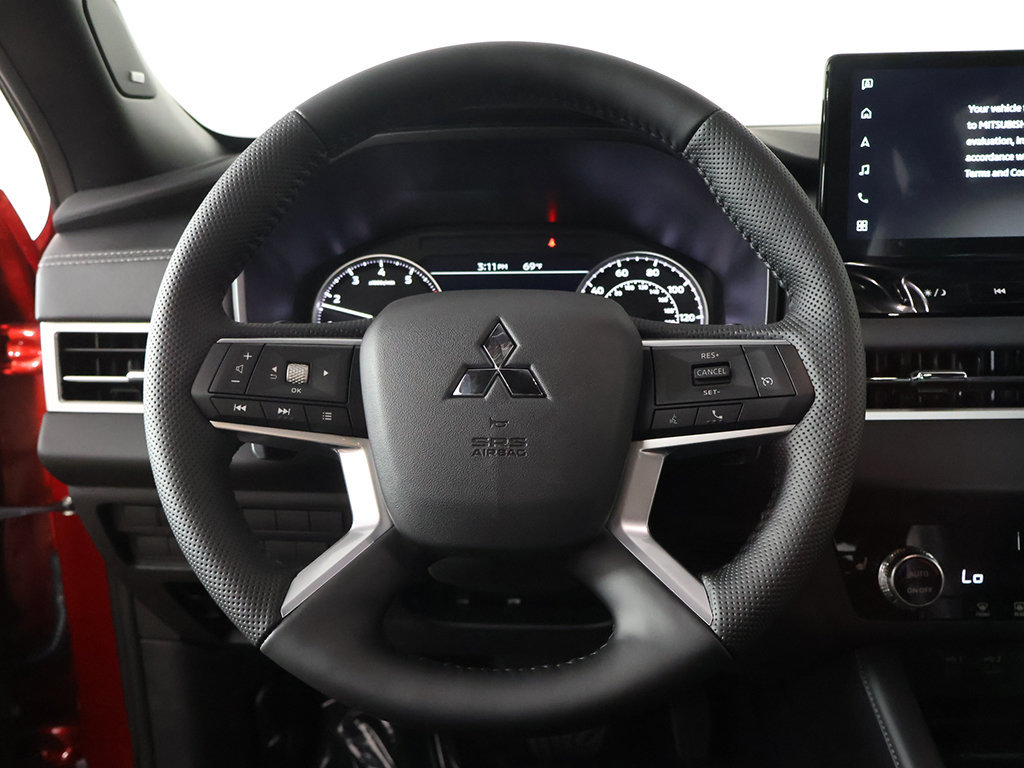 New 2026 Mitsubishi Outlander LE AWD/4WD image 36