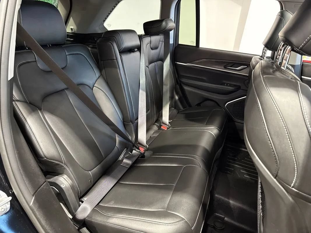 Used 2023 Jeep Grand Cherokee 4WD 4xe image 82