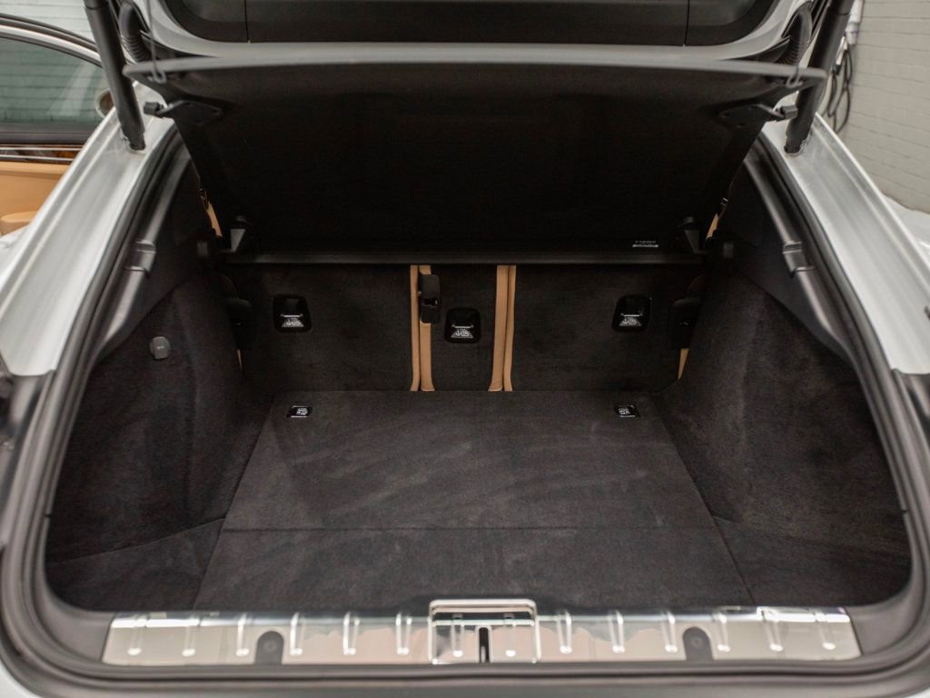 Used 2023 Porsche Panamera image 40