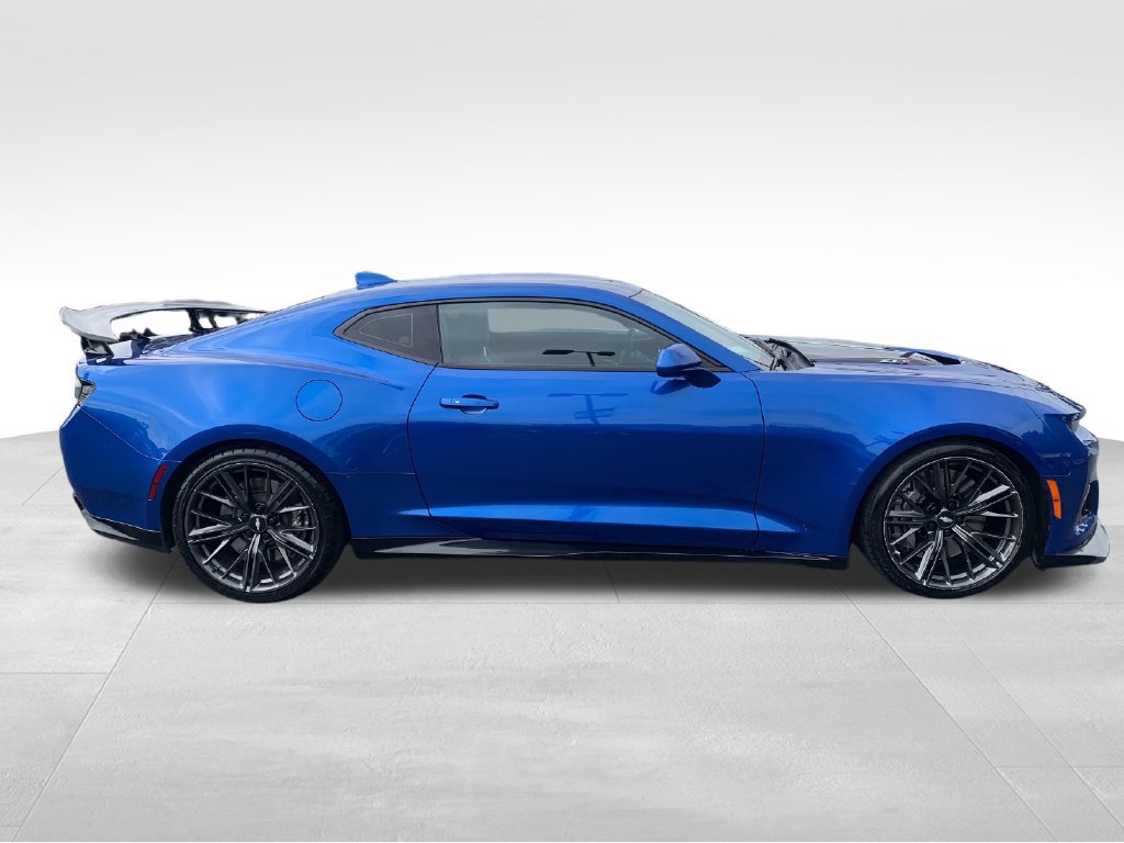 Used 2018 Chevrolet Camaro ZL1 RWD image 6