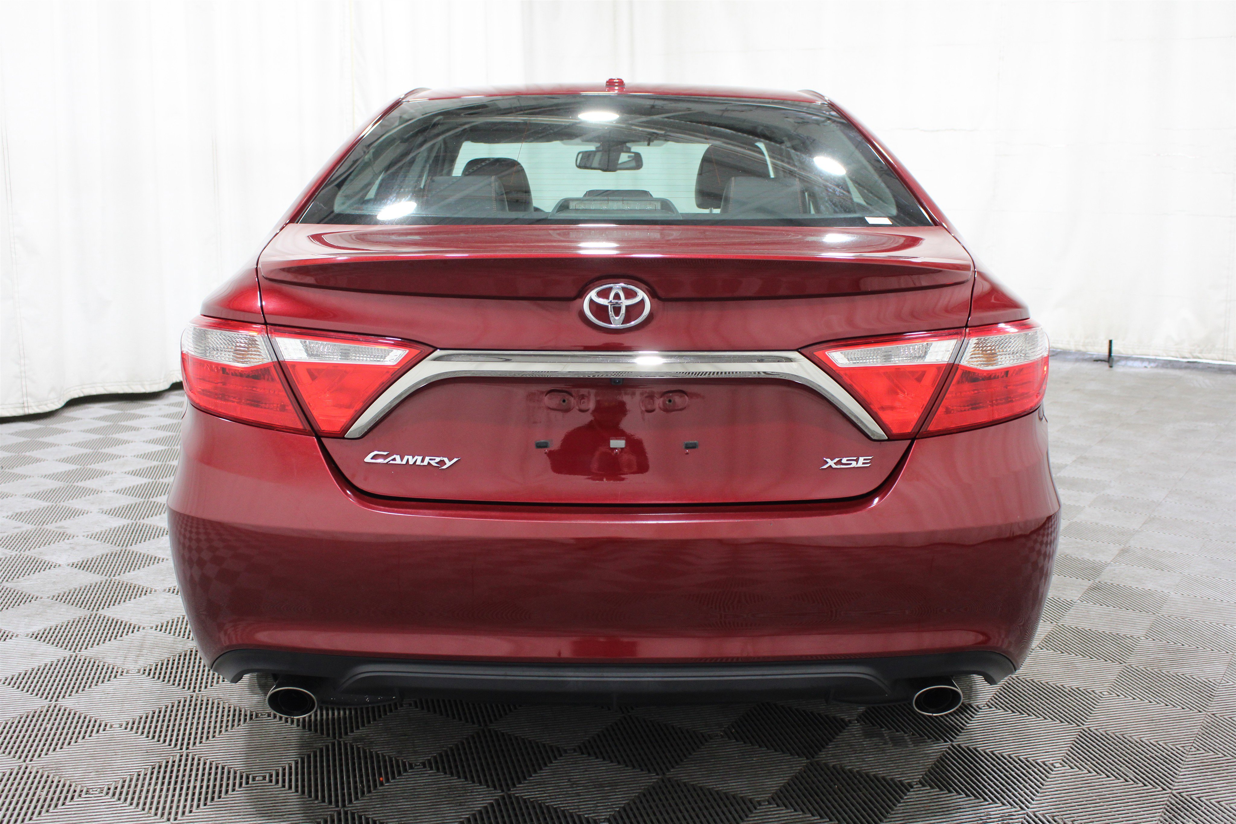 Used 2017 Toyota Camry XSE w/ Advanced Technology Package FWD image 34