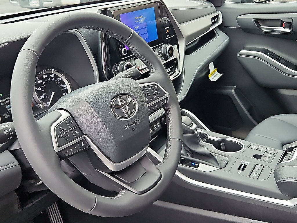 New 2026 Toyota Highlander XLE AWD/4WD image 9