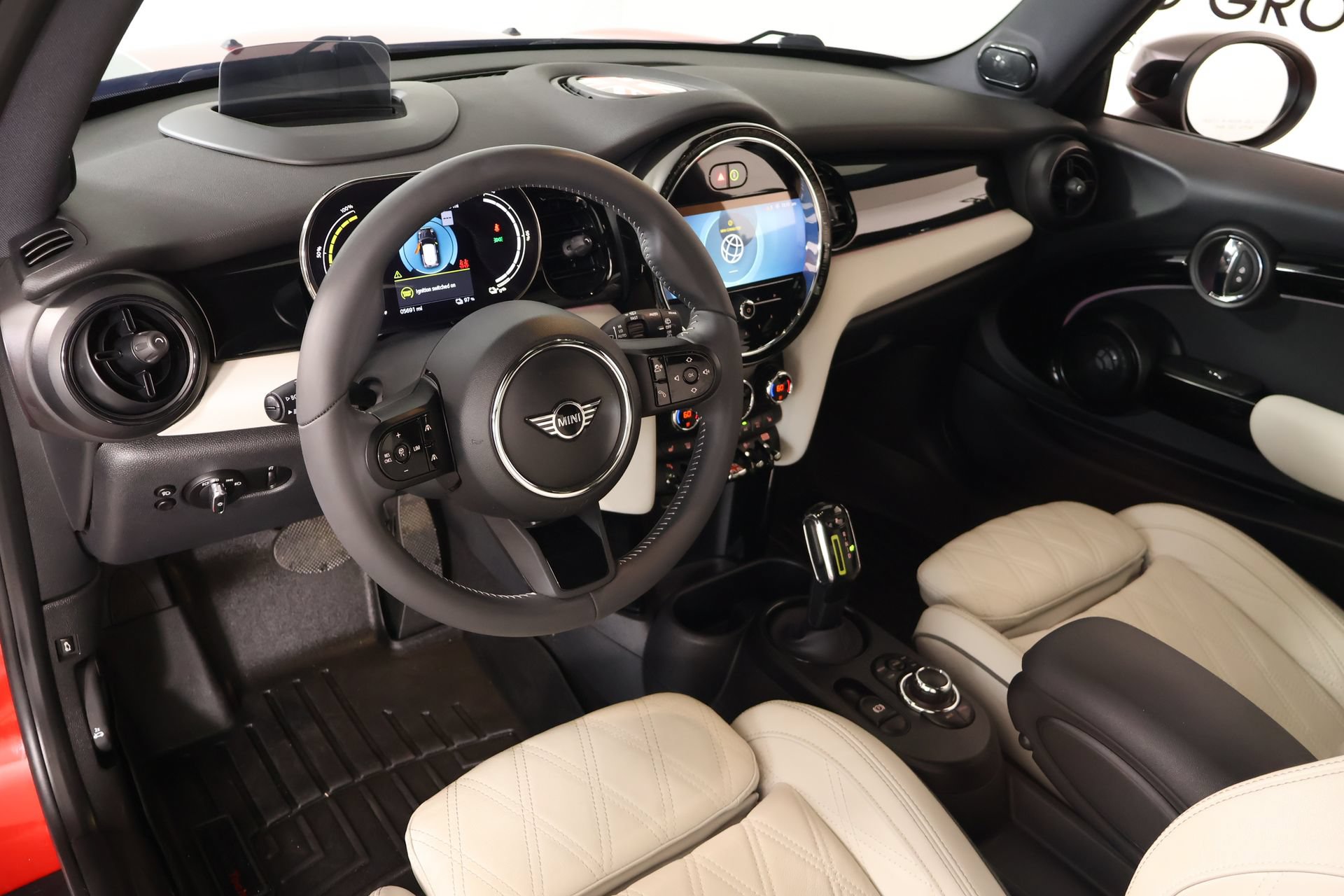 Used 2022 MINI Cooper SE FWD image 2