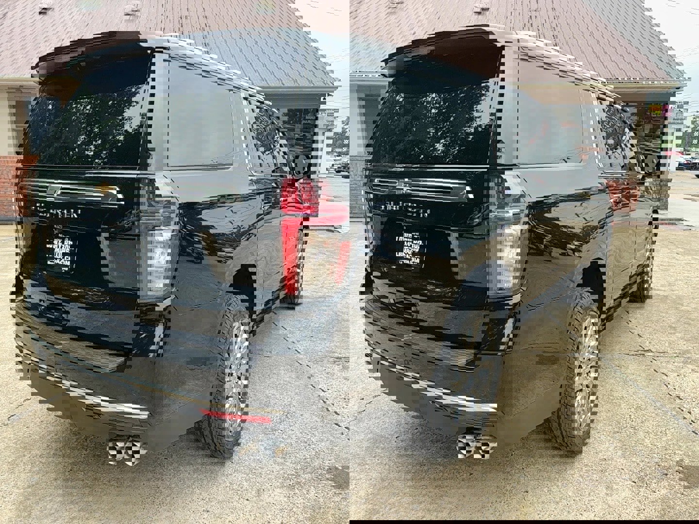 Used 2021 Chevrolet Suburban High Country w/ Premium Package image 5