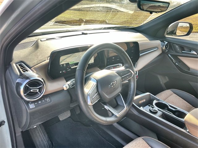 Certified 2025 Chevrolet Equinox ACTIV w/ Safety and Technology Package image 10