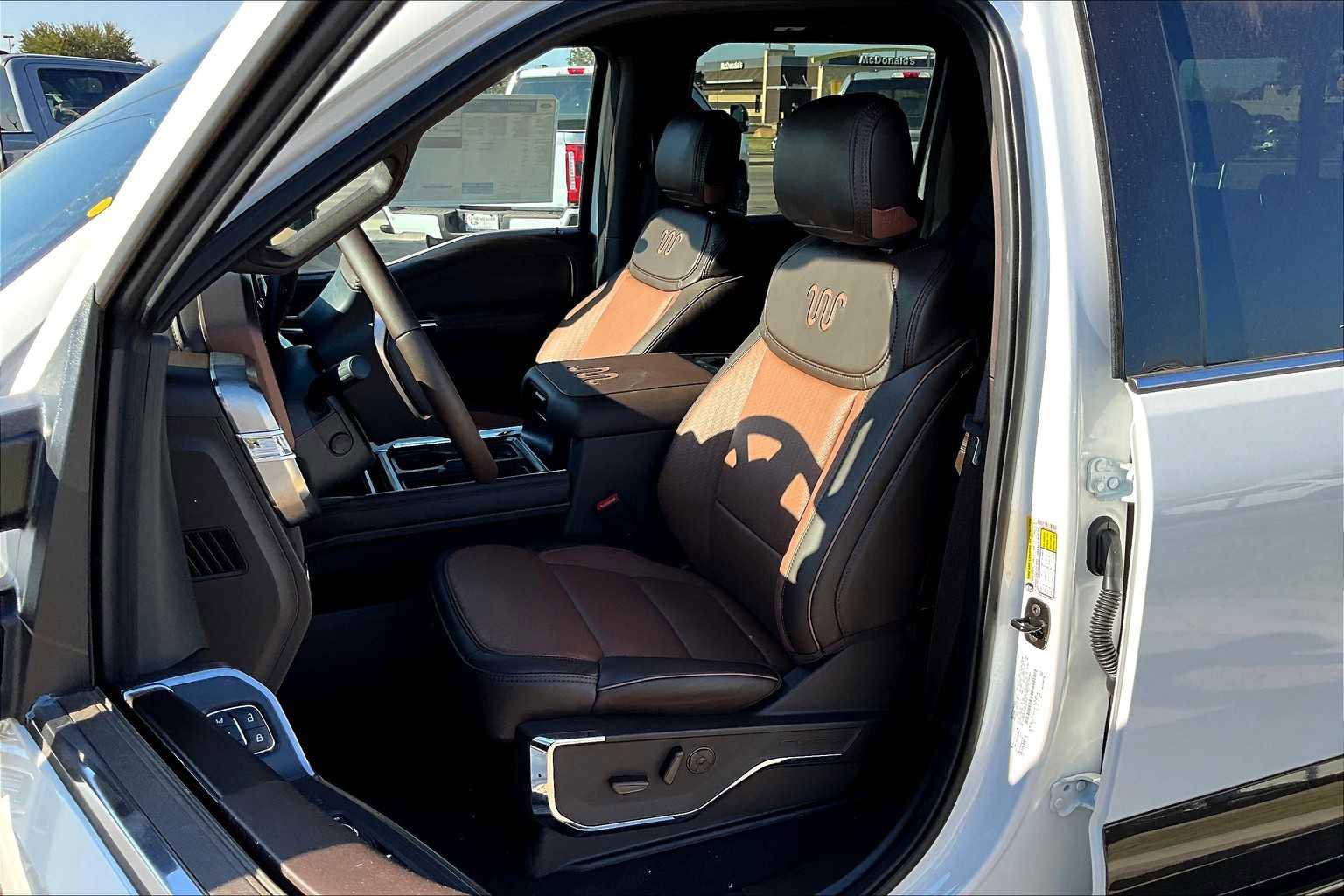 New 2025 Ford F350 King Ranch w/ FX4 Off-Road Package image 9