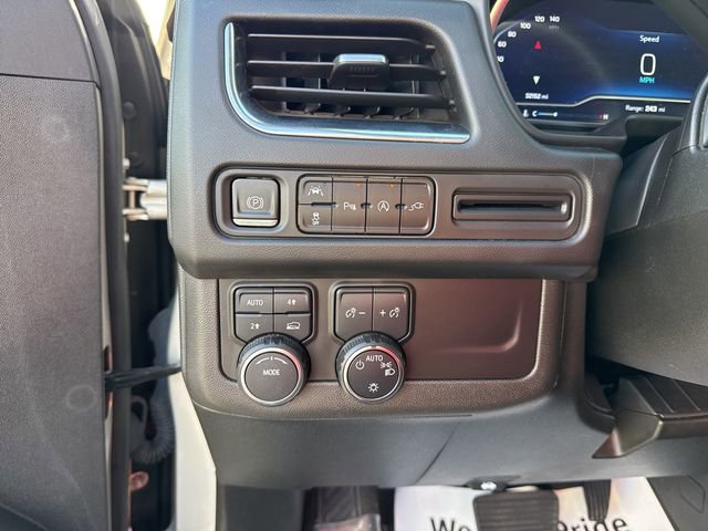 Used 2022 Chevrolet Suburban RST w/ Sport Performance Package image 21