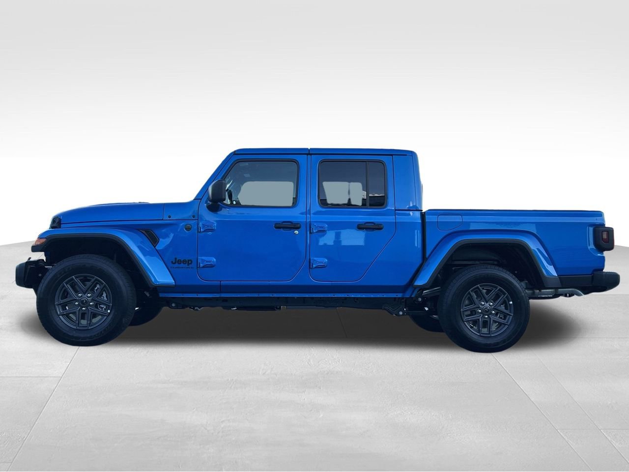 New 2025 Jeep Gladiator Sport AWD/4WD image 24