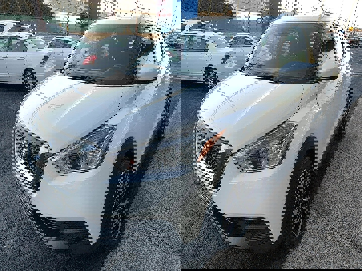 Used 2018 Nissan Kicks SV image 5